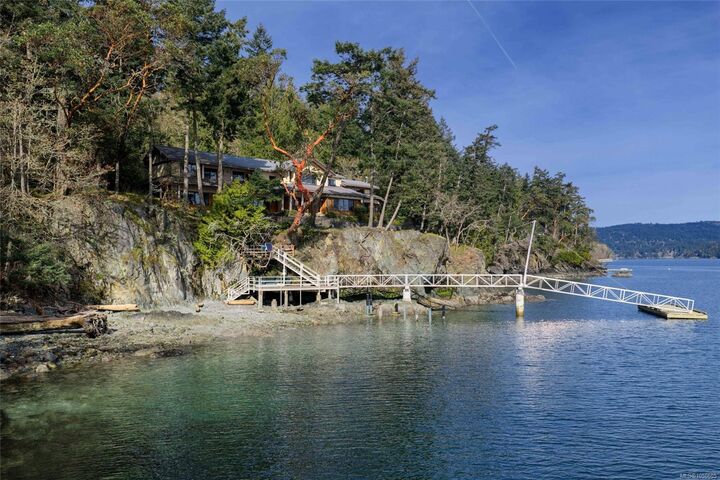 Property Photo:  250 Holmes Rd  BC V8K 1T6 