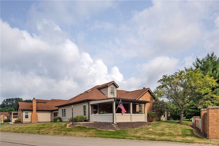Property Photo: 11 Ashford Dr PA 16066