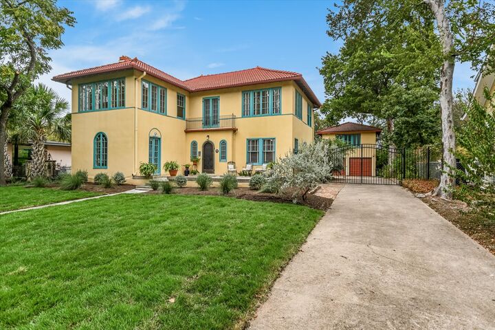 Property Photo: 106 W 32nd Street TX 78705