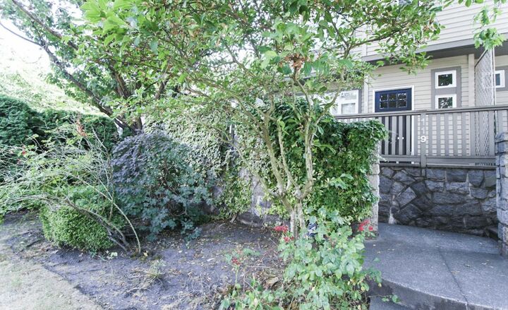 Property Photo:  