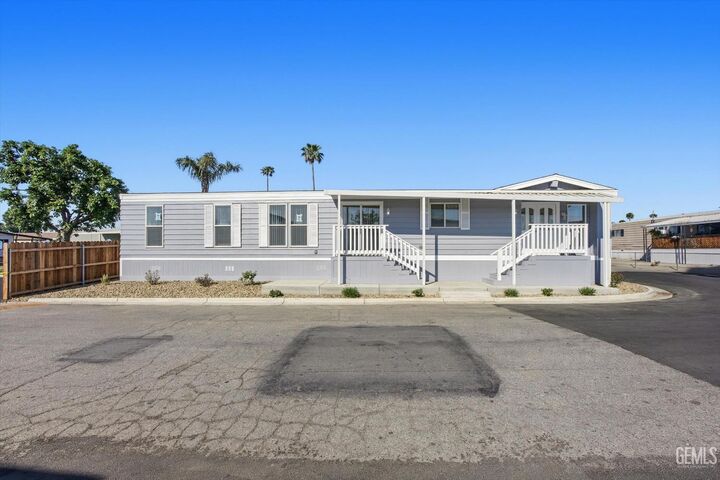 Property Photo:  152 Torrey Pine Lane  CA 93308 