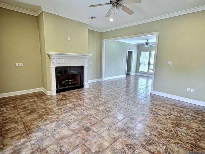 Property Photo:  12457 Dutchtown Villa Dr  LA 70734 