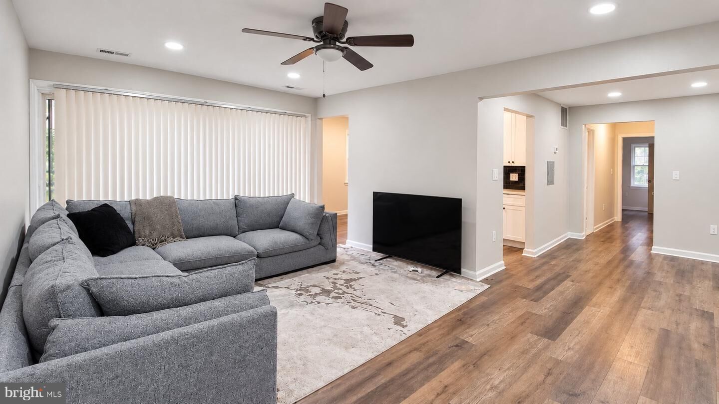 Property Photo:  882 College Parkway 101  MD 20850 
