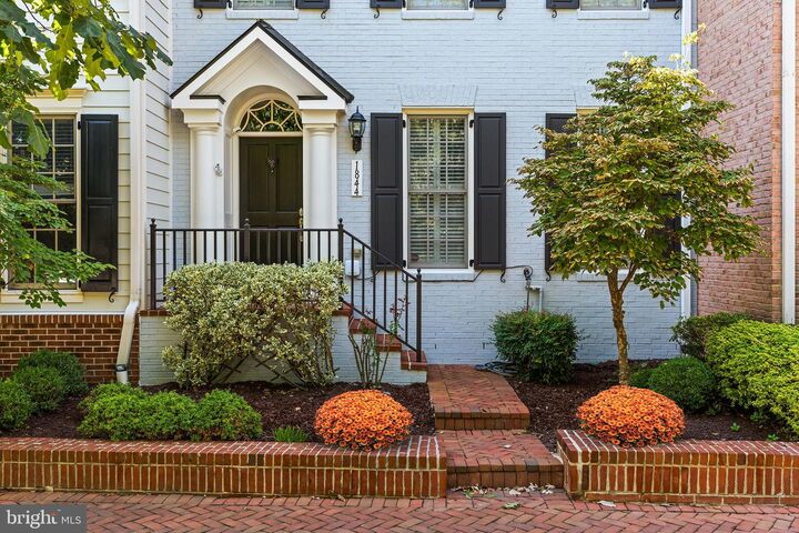 Property Photo:  1844 Carpenter Road  VA 22314 