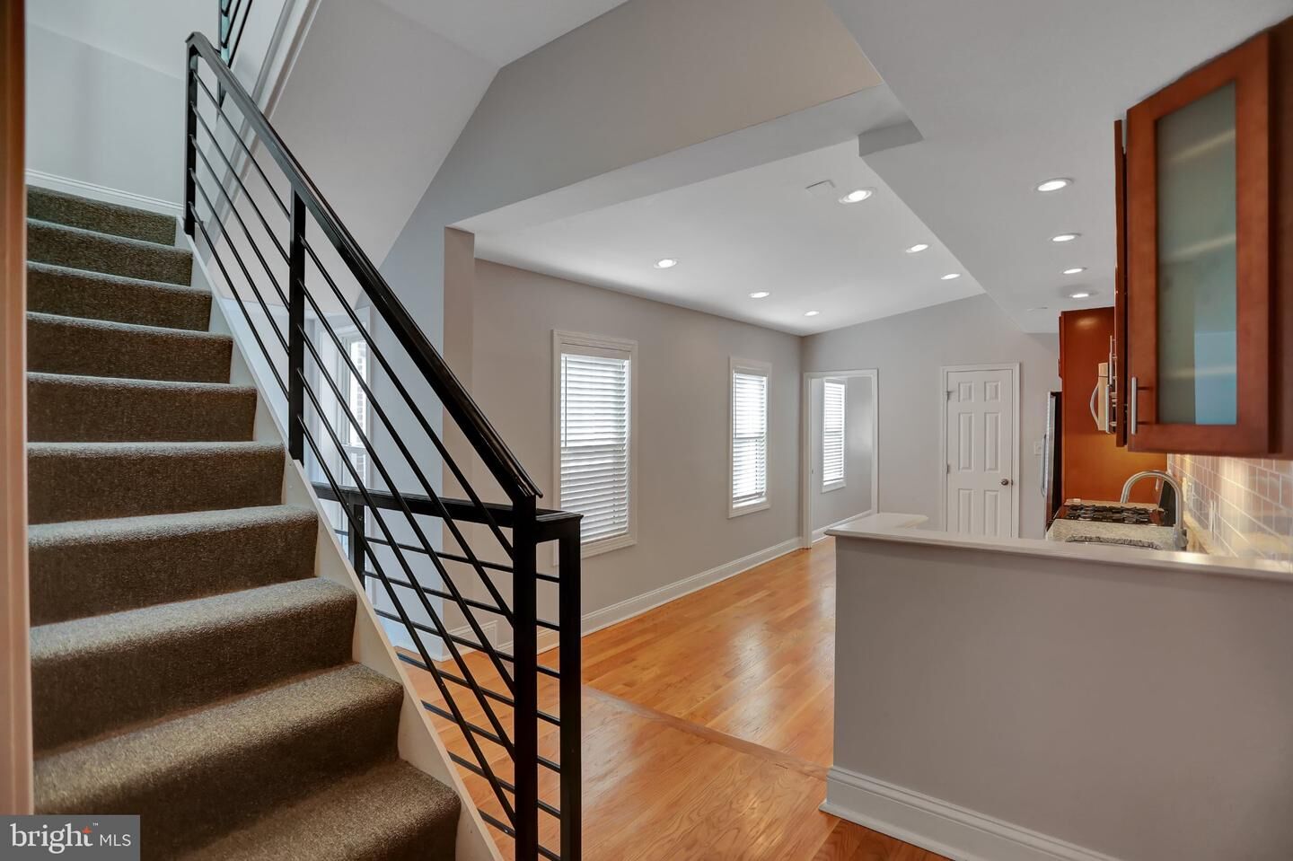 Property Photo:  2127 E Lombard Street E 2  MD 21231 