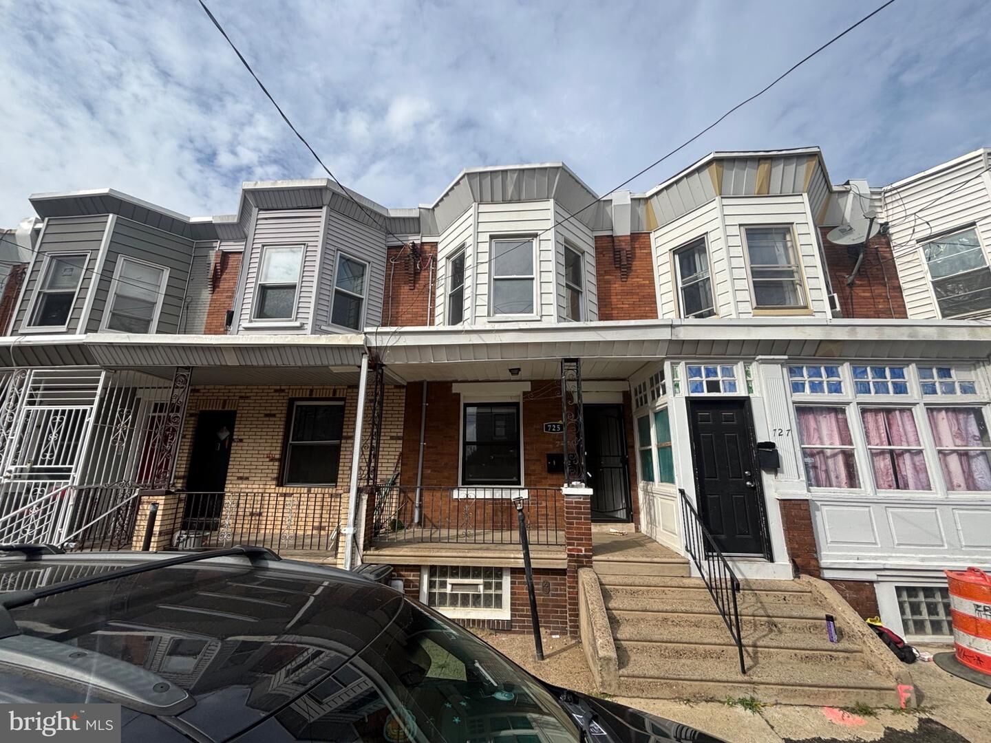 Property Photo:  725 Cornwall Street E 1  PA 19134 