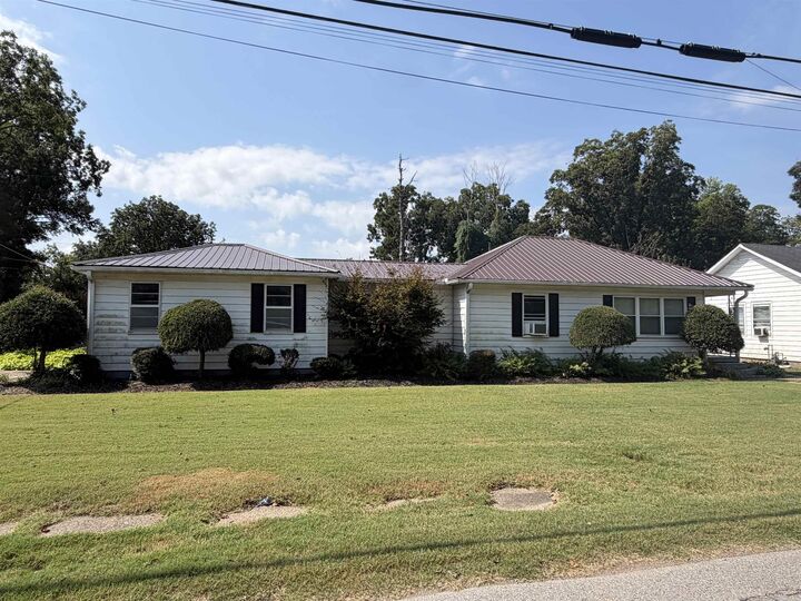 Property Photo: 403 E Main AR 72366
