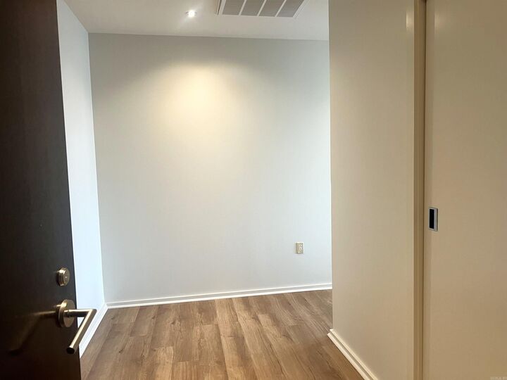 Property Photo: 300 E 3rd, Apt 706 AR 72201-1405