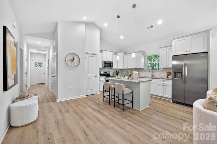 Property Photo: 1009 E Catawba Street NC 28092