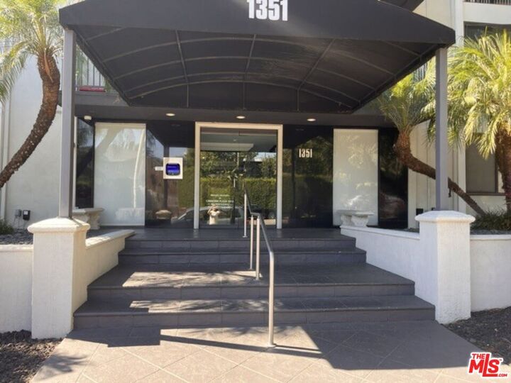 Property Photo: 1351 N Crescent Heights, Unit 210 CA 90046