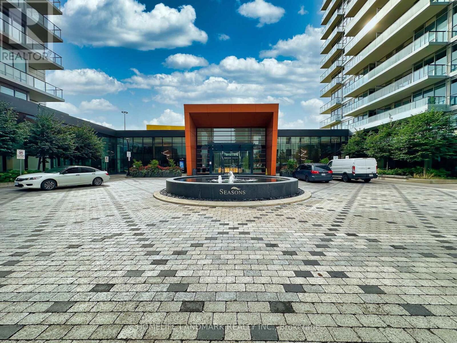 Property Photo:  95 McMahon Drive 801  ON M2K 0H2 