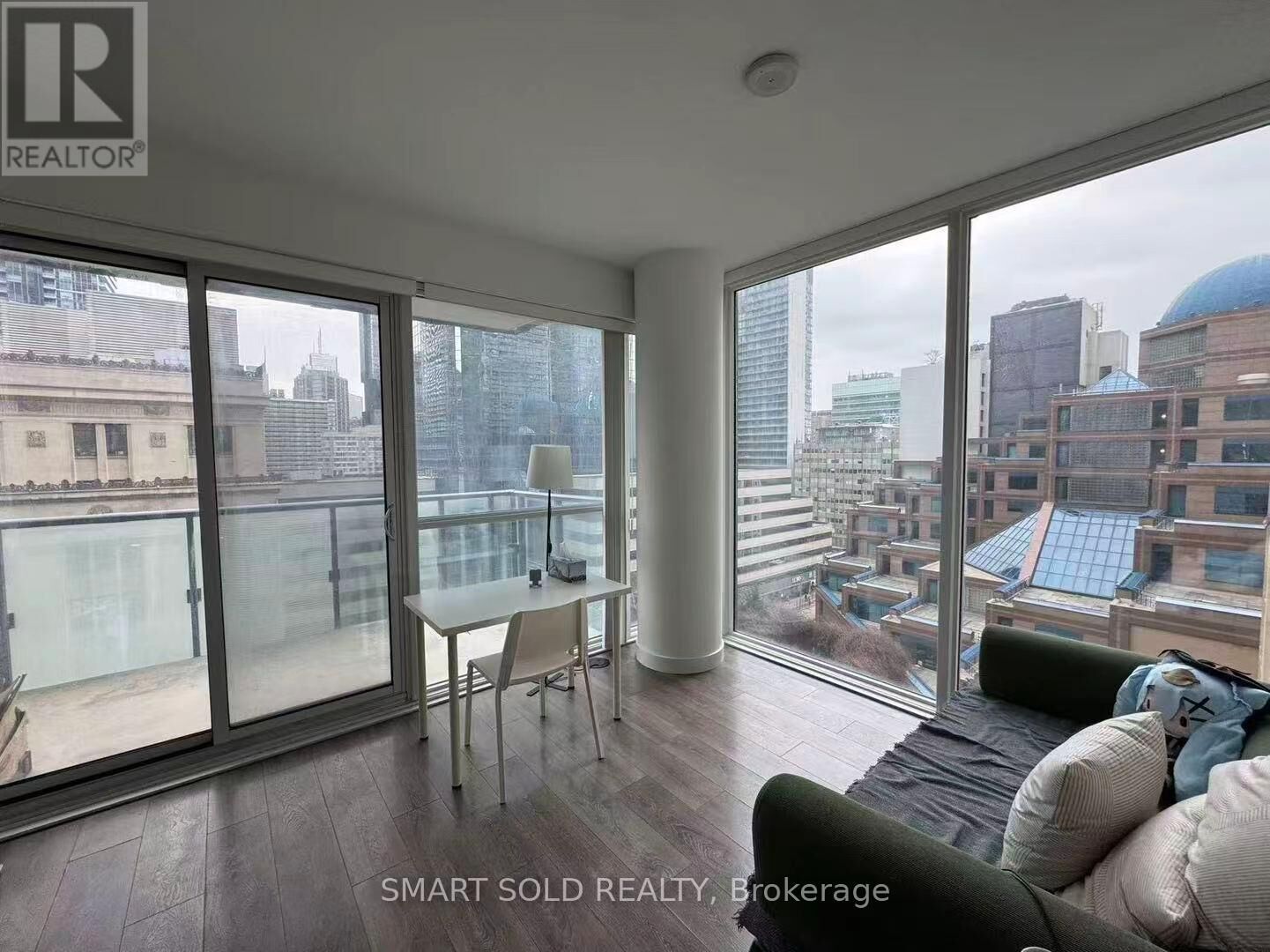 Property Photo:  15 Grenville Street 903  ON M4Y 0B9 