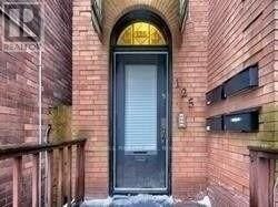 Property Photo:  125 Maitland Street St  ON M4Y 1E5 