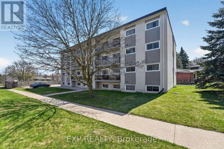 Property Photo: 81 Kenwood Drive ON N2B 3H3