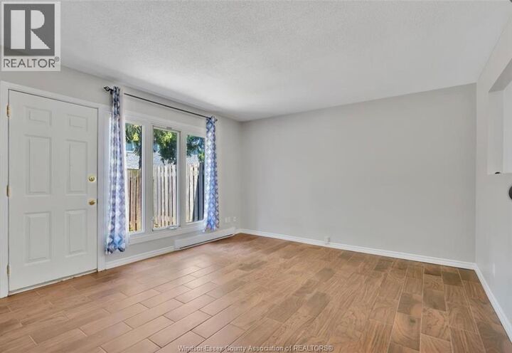 Property Photo:  6732 Roseville Garden Drive  ON N8T 1J2 
