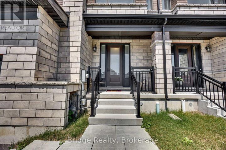 Property Photo:  892 Sobeski Avenue  ON N4T 0P2 