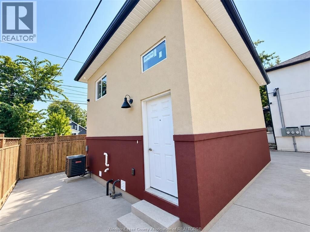Property Photo:  1740 Buckingham Drive  ON N8T 2A6 
