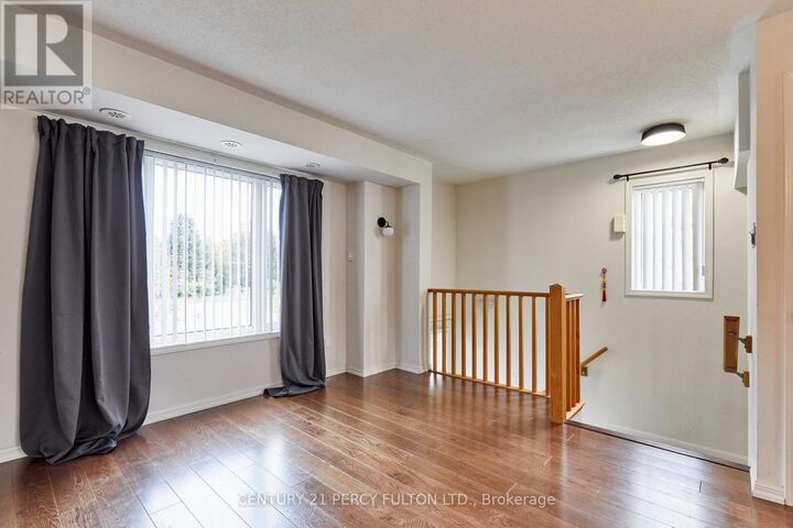 Property Photo: 15951 Bayview Avenue ON L4G 0S3