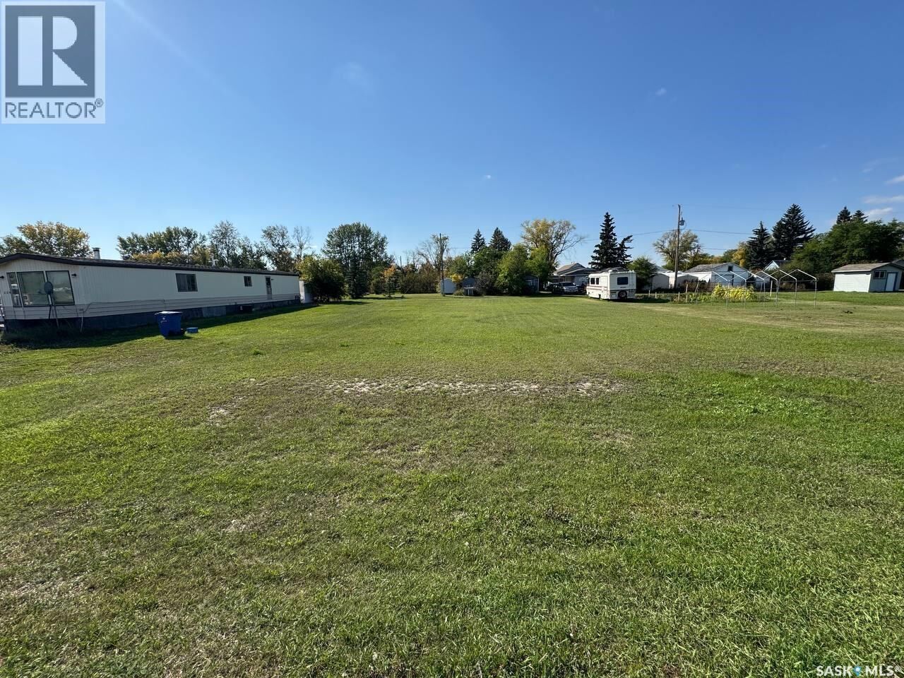 Property Photo:  227 James Street  SK S0K 3L0 