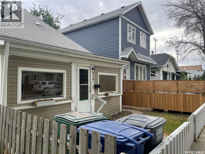 Property Photo: 434 G Avenue S SK S7M 1V7