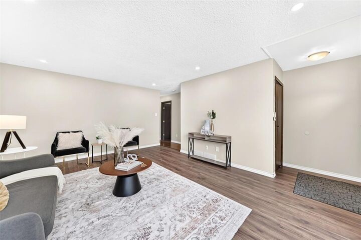 Property Photo: 410 Avalon Road MB R2M 2L7