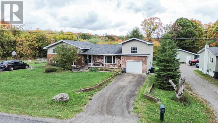 Property Photo: 480 Moss Rd ON P6A 5K8