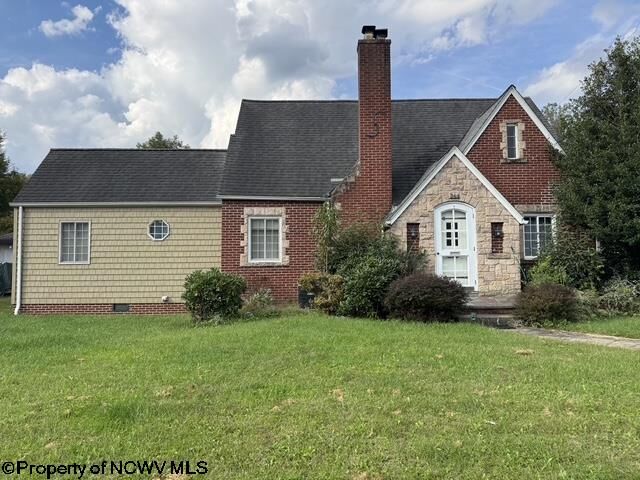Property Photo:  344 E 7th Street  WV 26452-0000 