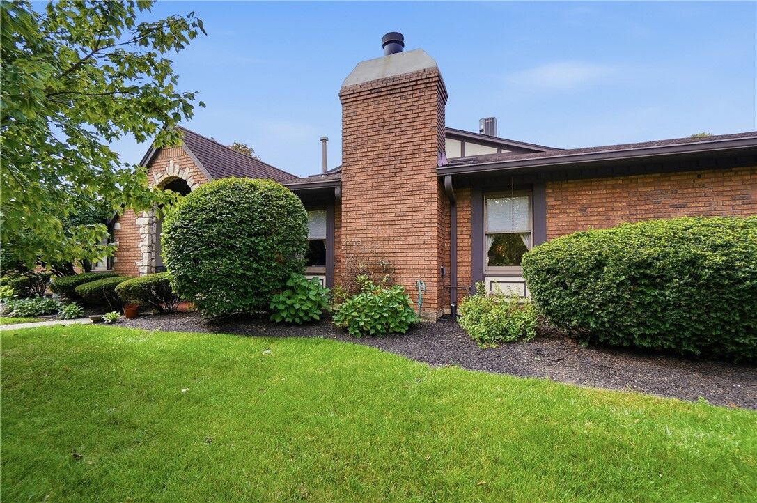 Property Photo: 7061 Fallen Oak OH 45459