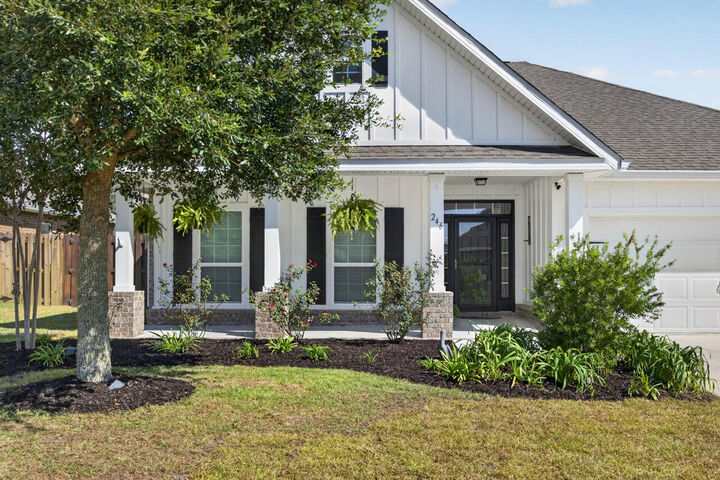 Property Photo: 246 Lottie Loop FL 32439