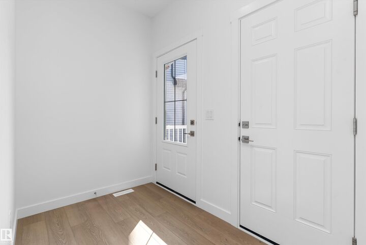 Property Photo:  1064 Cristall Crescent SW  AB T6W 5S6 