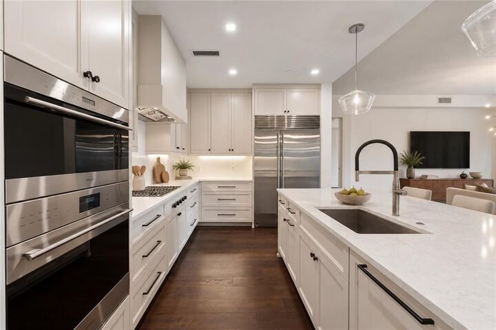 Property Photo:  2520 Peachtree Road NW 602  GA 30305 