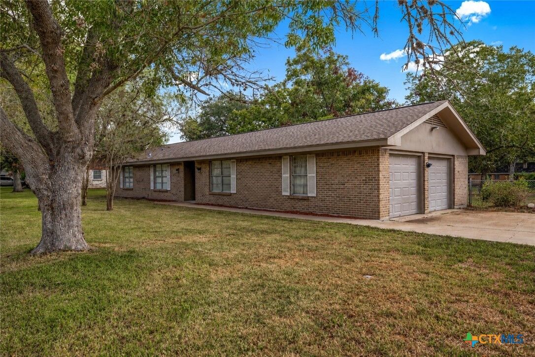 Property Photo:  302 Brooks Road  TX 77904 