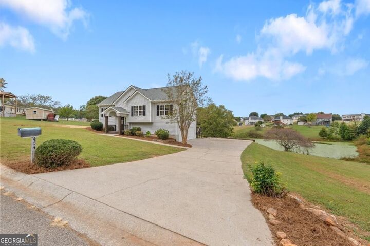 Property Photo: 404 Bryce Court GA 30116