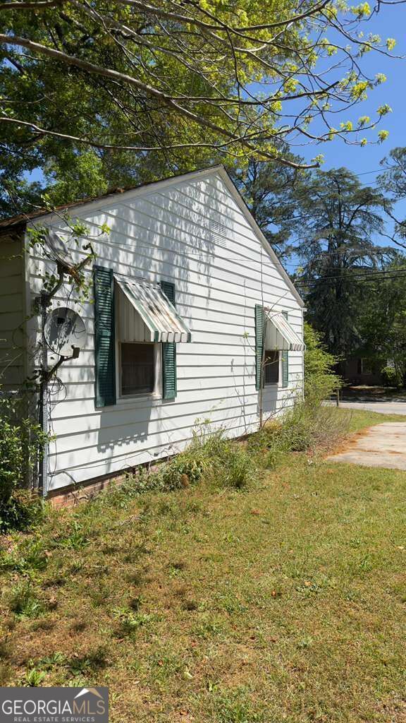 Property Photo: 1219 Burton Avenue GA 31203