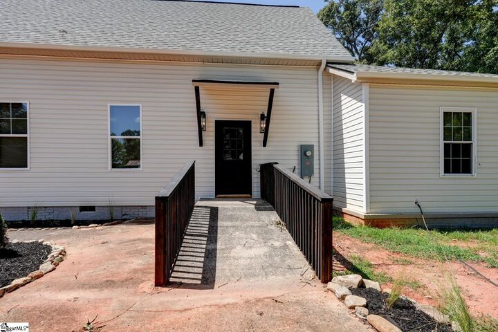Property Photo:  253 Long Branch Street  SC 29325 