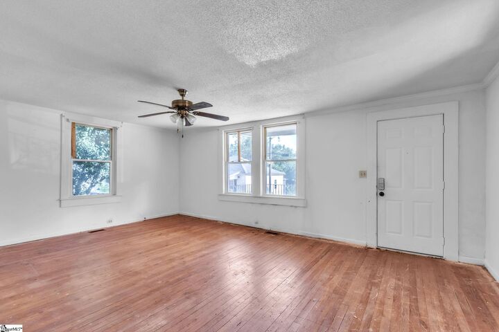 Property Photo:  27 11th Street  SC 29611 