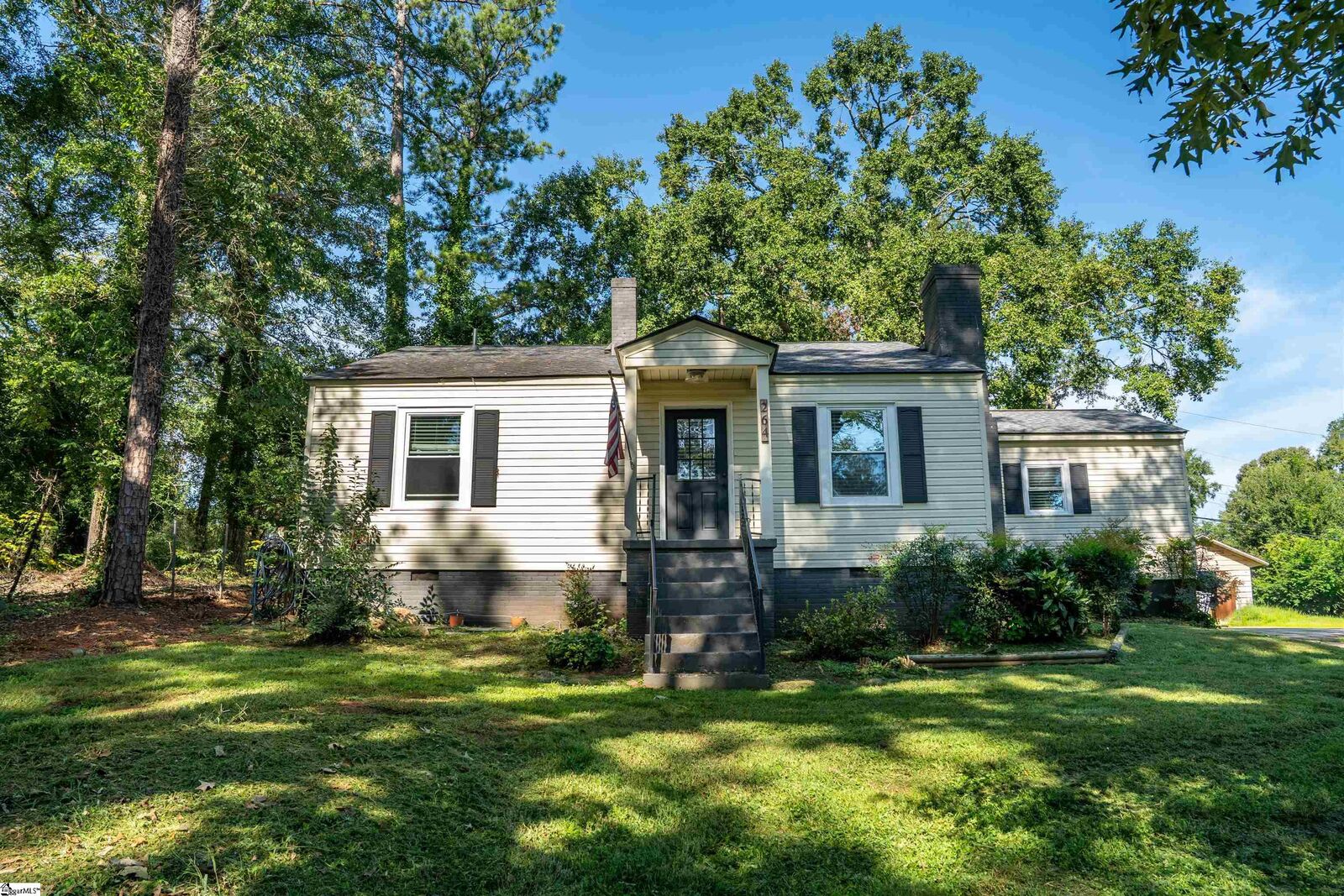 Property Photo:  264 Fairforest Road  SC 29301 