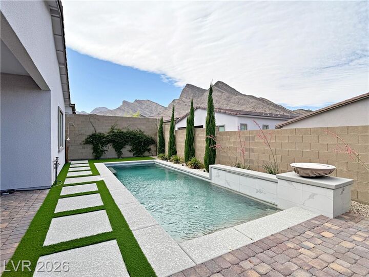 Property Photo: 11622 Peregrine Point Court NV 89138