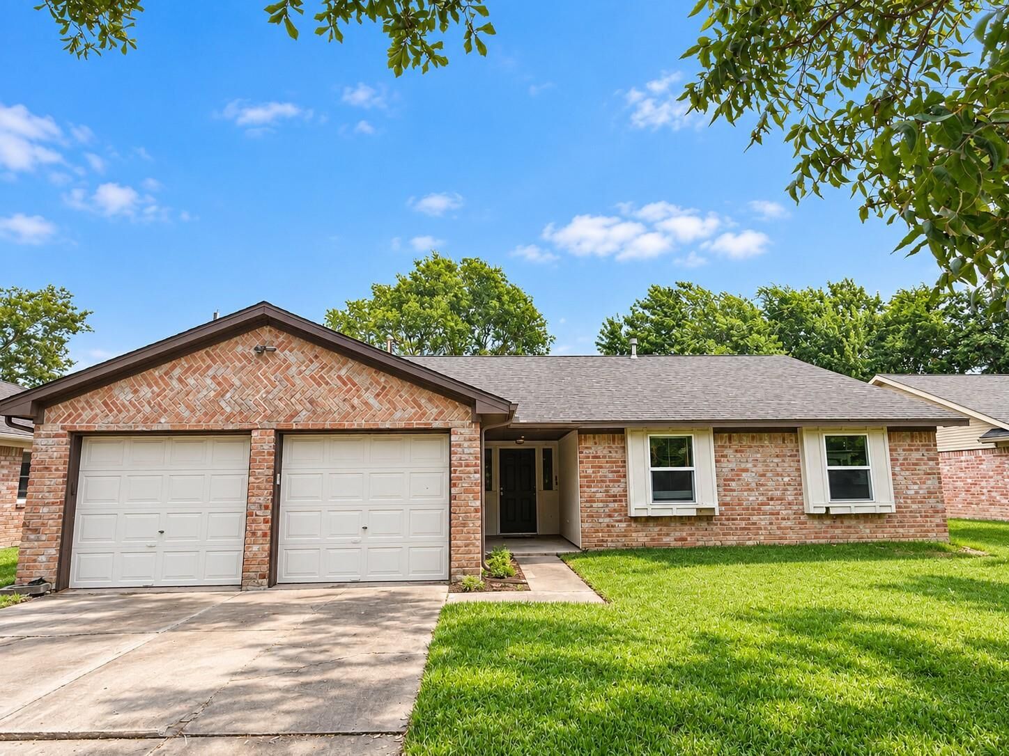 Property Photo:  2026 Arcadia Drive  TX 77498 