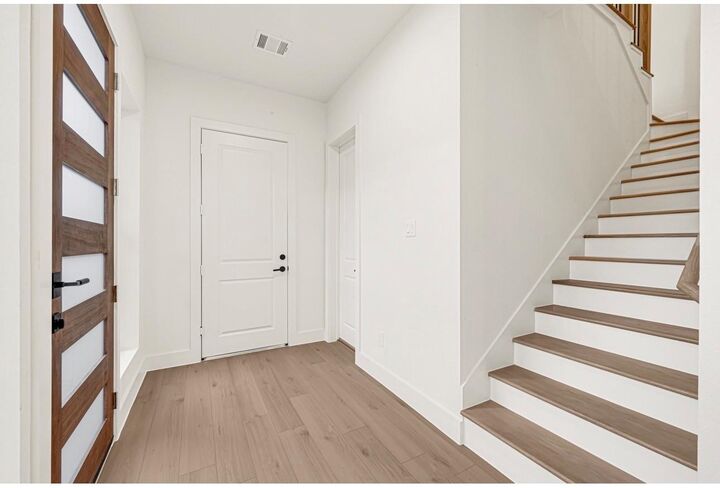 Property Photo: 4808 Farmer St TX 77020