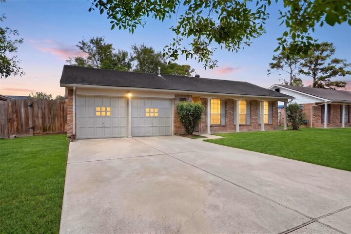 Property Photo:  10911 Sageleaf Lane  TX 77089 