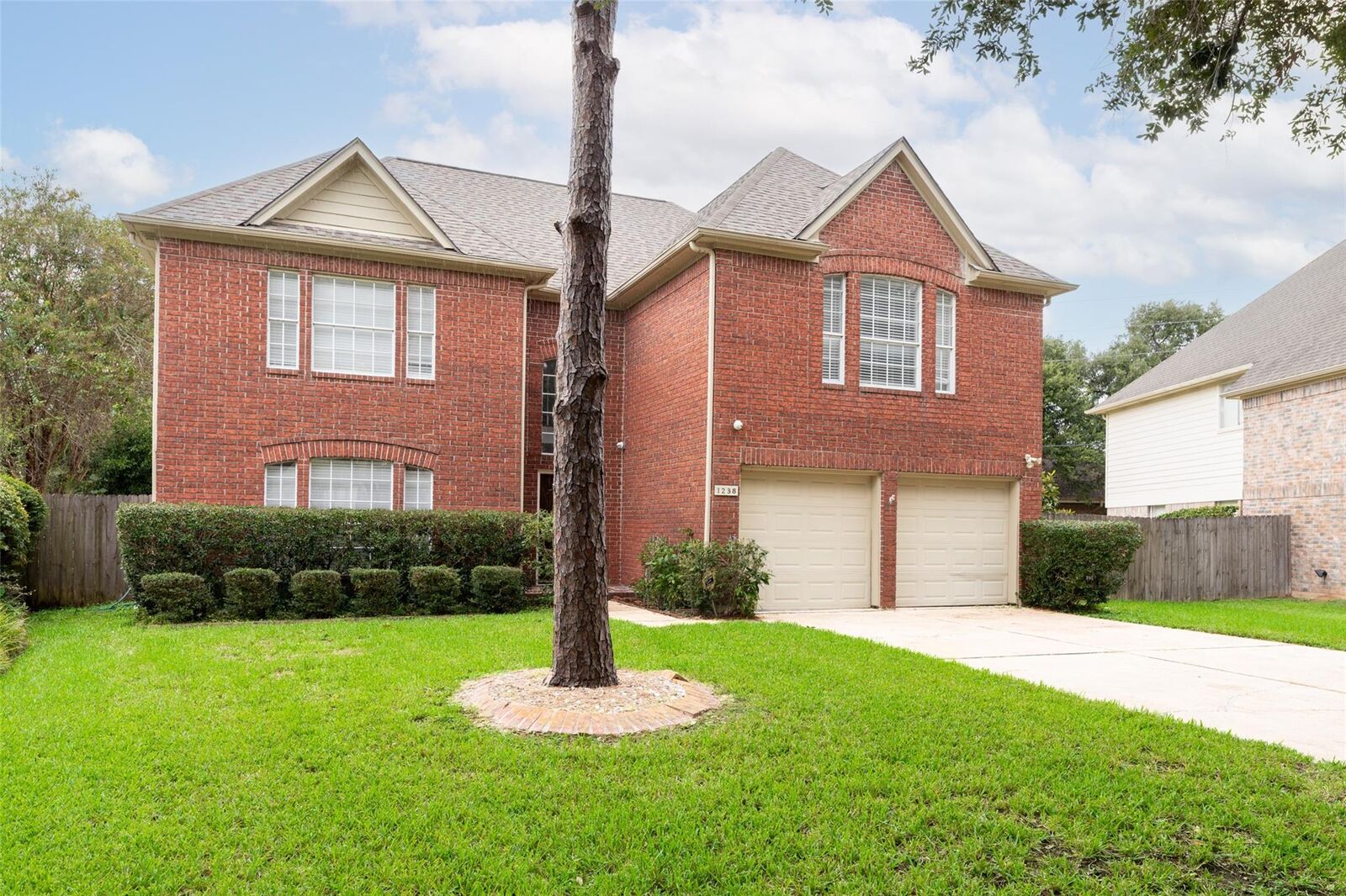 Property Photo: 1238 Manchester Circle TX 77459