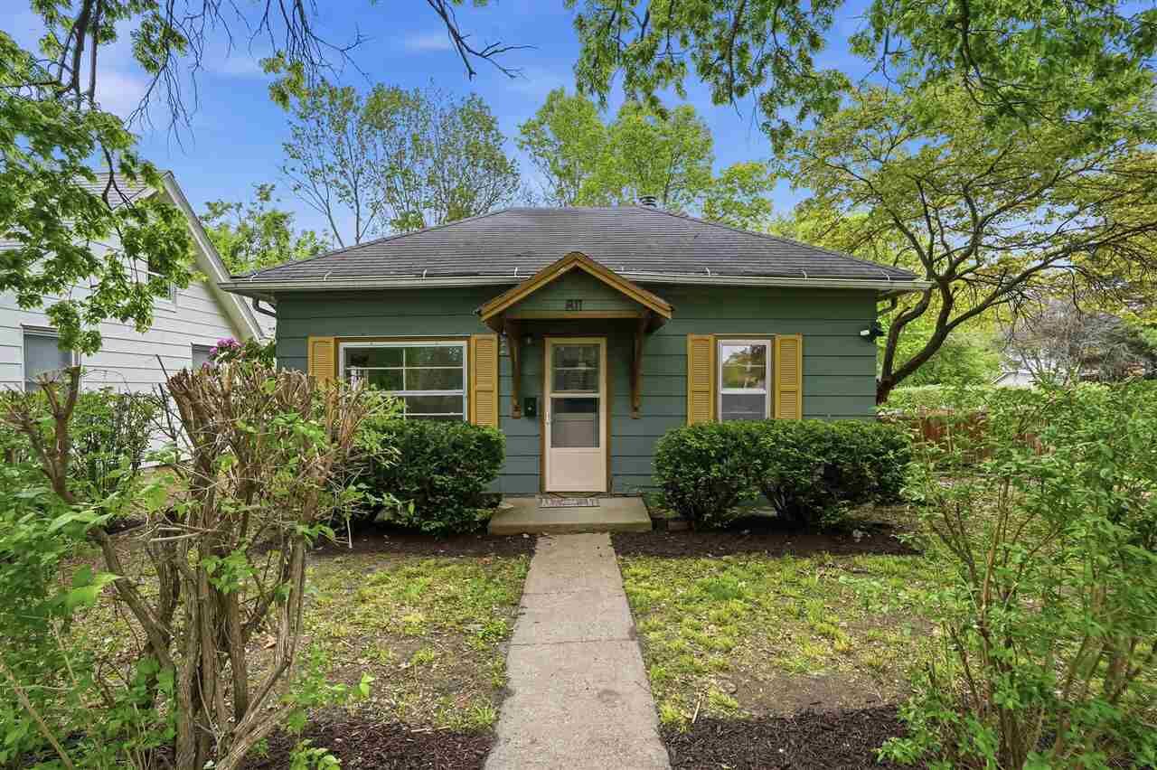 Property Photo: 811 S 5th Street IA 52556
