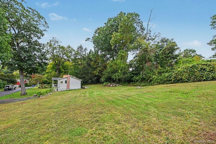 Property Photo:  10 Palisades Road  NY 12563 