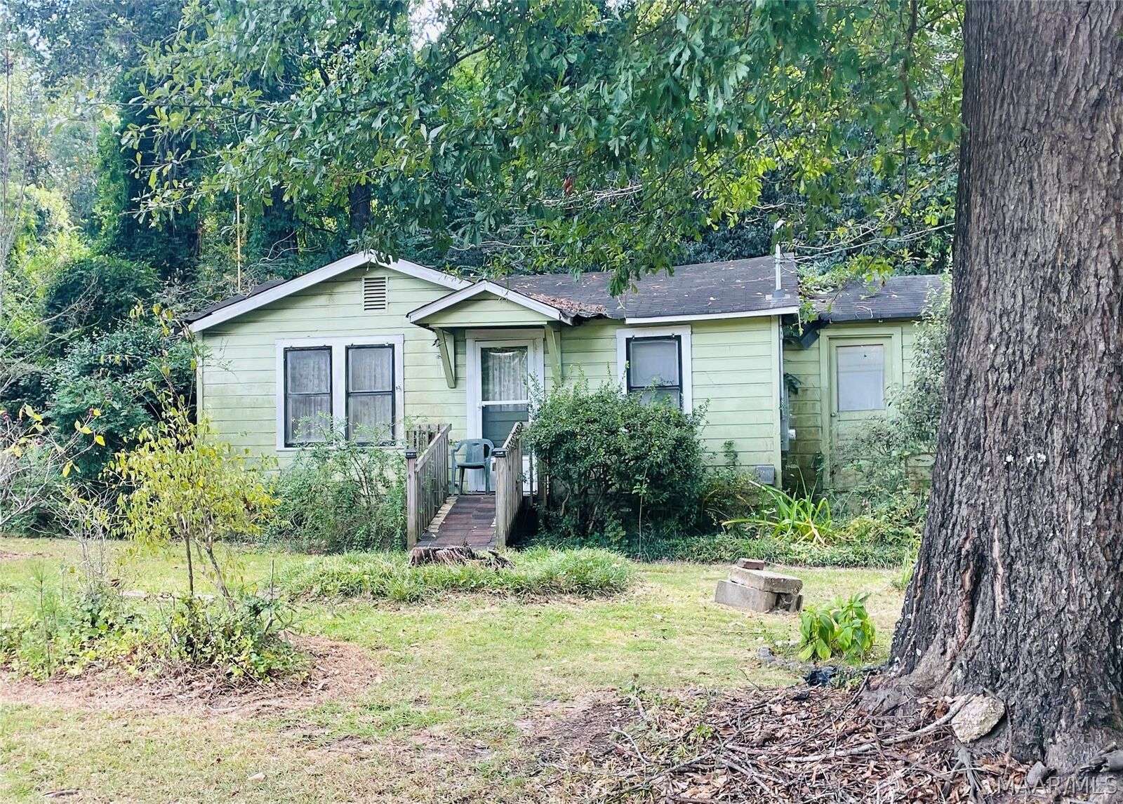 Property Photo: 1335 W Hwy 82 Highway AL 36064