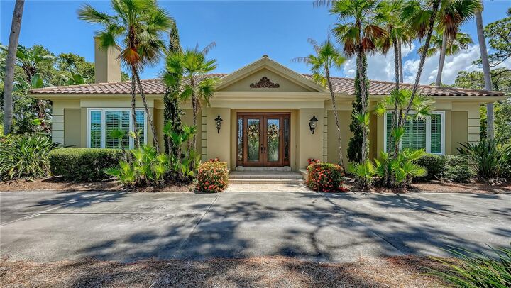 Property Photo: 422 Blue Garden Lane FL 34229