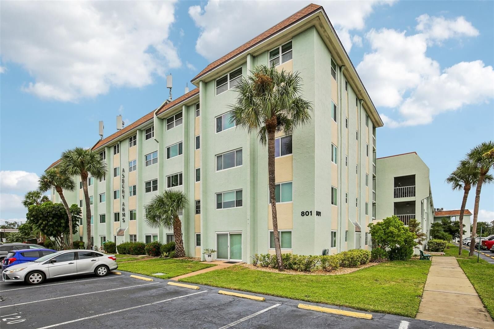 Property Photo:  801 83rd Avenue N 511  FL 33702 