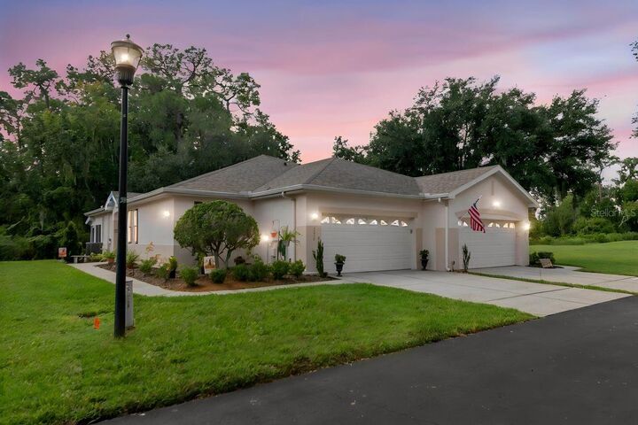 Property Photo:  2635 Eagle Greens Drive  FL 33566 