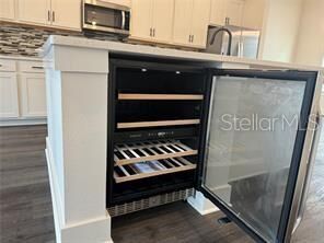 Property Photo: 421 Mike Roberto Way FL 32765