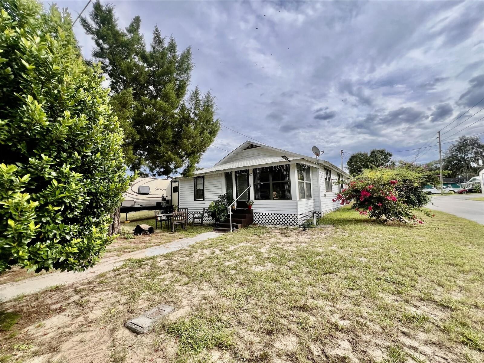 Property Photo: 400 Virginia Street FL 33843